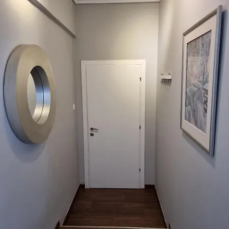 Red Tsimiski 60 アパート