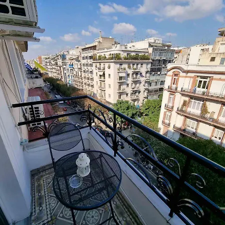 Red Tsimiski 60 アパート