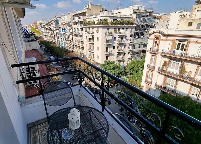 Red Tsimiski 60 Apartment