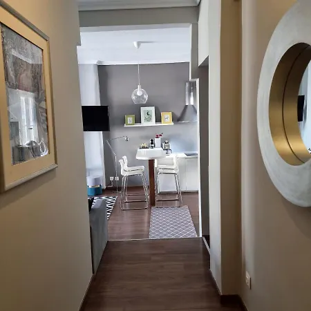 Apartment Red Tsimiski 60 *