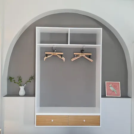 Διαμέρισμα Red Tsimiski 60