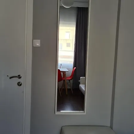 Διαμέρισμα Red Tsimiski 60