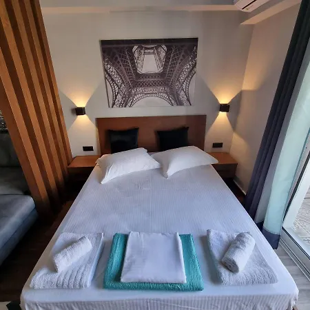 Διαμέρισμα Red Tsimiski 60 *